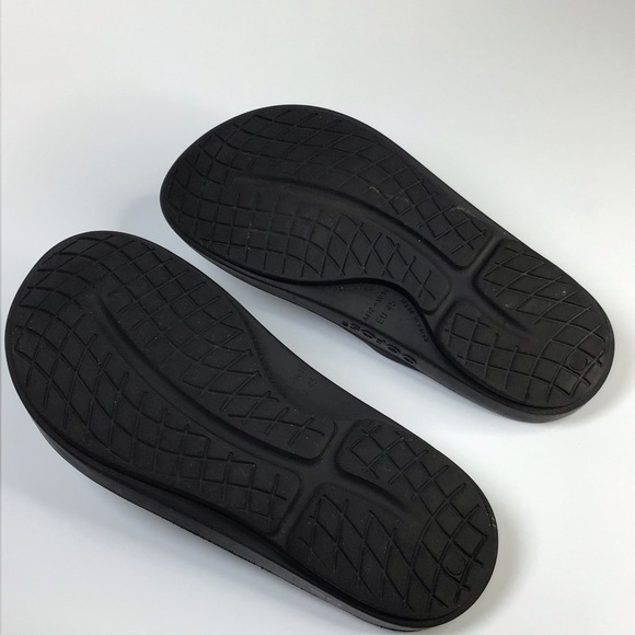 OOFOS OOAhh Slide Sandal in Black Size 14. - Picture 10 of 11